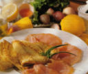 Salmone con crêpes allo scalogno.