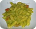 Gnocchi con pachino e pesto di piselli