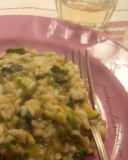 Risotto con zucchinette in fiore e foglie di ravanello