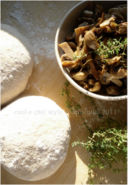 PIZZA ai funghi e bacon con impasto di farina ai cereali