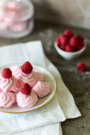 Meringhe ai lamponi / Raspberry meringues