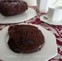 CIAMBELLA AL CACAO, RHUM E MIRTILLI NERI
