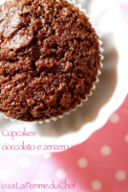 Con le antenne drizzate e i cupcakes in forno
