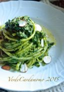 Spaghetti con pesto di cavolo nero, acciughe e mandorle e un filo di olio extravergine AIPO