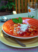 Gnocchi con salsa di pomodoro fresca (Bimby) e 2 gocce di Chanel non bastano!