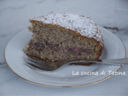 Torta di nocciole con crema ai frutti di bosco