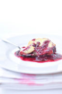 La torta di Maria: ciambella con bagna all'uva fragola