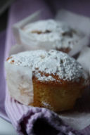 Muffin golosi all uvetta, e crema al pistacchio.