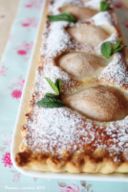 Tarte alle pere, mandorle e amaretto di Lorraine Pascale