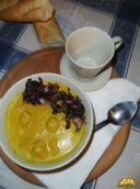 Polpettine di tacchino in zuppetta di verdure e mela al curry