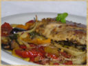 Pollo alle erbe accompagnato da verdure cotte al forno