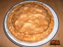 Torta frolla ricoperta con ripieno di crema e mele per Francesca