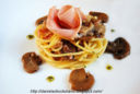 Spaghetti con prosciutto, funghi e cognac