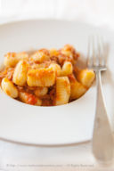 Gnocchi di patate al ragù di soia