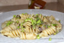 Fusilli con pancetta, fave e tartufo.