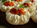 Mini pavlova veloci, a modo mio, con pesche nettarine