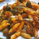 Penne con capperi e acciughe.