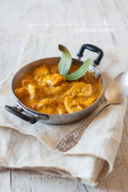 Spicy coconut milk chicken curry (pollo al curry con latte di cocco)