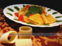 Miezz paccheri al pesto pistacchioso e ciliegini
