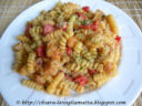 Fusilli bucati corti con cavolfiore e pomodoro