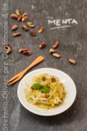 Pasta shirataki con pesto di zucchine, pistacchi e bottarga SENZA sensi di colpa!