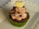 Cupcakes al cioccolato con cuore a sorpresa