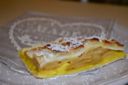 Sfogliata di mela con crema allo zafferano