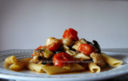 PENNE CON RANA PESCATRICE, POMODORINI E MELANZANE