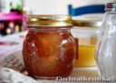 Succo e marmellata di pesche bianche