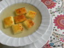 Quadrucci di ricotta in brodo
