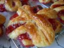 Sfogliette fiore con marmellata di mirtilli