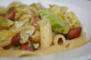 Mezze penne con cavolo verza e wurstel