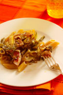 Mezze penne integrali con carciofi e triglie