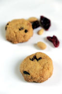 Biscotti facilissimi al burro d'arachidi senza latte e senza glutine!
