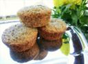 Muffin alla rosa canina con semi di papavero e nocciole