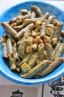 Pasta di carrube con spada e pesto di patate, ricotta e basilico.