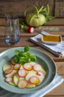 Carpaccio di cavolo rapa e ravanelli con salsa alle acciughe