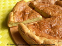 Focaccia veloce senza lievito con gorgonzola e salsiccia