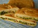 Focaccia ripiena con cime di rapa, pancetta e fontina