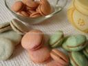 Macarons o meringhe ? con aroma di anice, fragola e pistacchio (1)