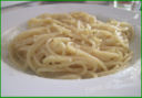 Spaghetti con crema di cipolle