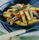 Penne alle acciughe e pomodori secchi.