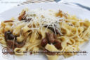 Tagliatelle di pasta fresca ai funghi