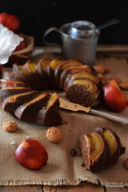 CIAMBELLA PESCHE, AMARETTI E CIOCCOLATO