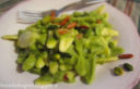 Foglie d'ulivo in crema di asparagi, acciughe, pinoli e pistacchi di Bronte