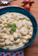 Gnocchi alla salsa di basilico e curry e i miei tre pargoli...