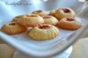 Ricetta biscotti con marmellata impronta del dito: thumbprint cookies