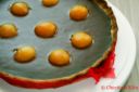 Crostata con ganache al cioccolato e albicocche in sciroppo d'anice