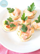 Crostini al salmone con salsa cocktail e cetriolo e "la prima notte senza te"