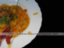 Risotto piccante allo zafferano con peperoni e salsiccia